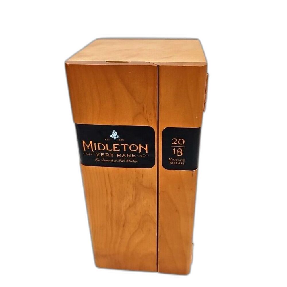 Middleton Very Rare Whiskey Vintage Release Beautiful Wooden Box (Empty)